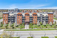 100 Dean Avenue 211, Barrie, ON L4N 0V4