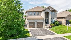 14 Imperial Crown Lane, Barrie, ON L4N 0T4