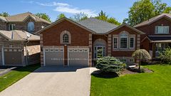 61 Maclaren Avenue, Barrie, ON L4N 5T4