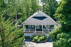 12 65th Street N, Wasaga Beach, ON L9Z 1V2