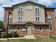 13 Cheltenham Road 8, Barrie, ON L4M 0E7