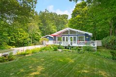 33 Oneida Crescent, Tiny, ON L9M 0B2