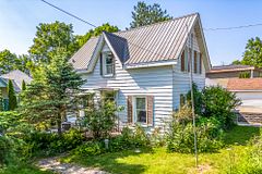 60 Church Street, Penetanguishene, ON L9M 1B3