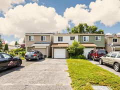 12 Robin Court, Barrie, ON L4M 5M1