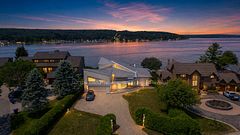 10 Beck Boulevard, Penetanguishene, ON L9M 1C3