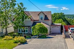 71 Poyntz Street, Penetanguishene, ON L9M 1N6