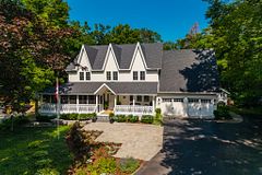 18 Pine Lane, Oro-Medonte, ON L4M 4Y8