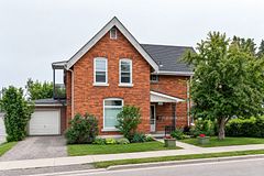23 Penetang Street, Orillia, ON L3V 3N1