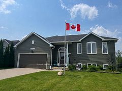 239 Atkinson Street, Clearview, ON L0M 1S0