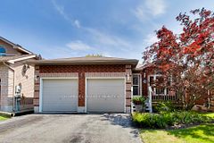 9 Monique Crescent, Barrie, ON L4M 6Z3