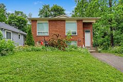 63 Gunn Street Upper, Barrie, ON L4M 2H4
