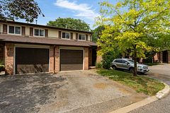 52 Adelaide Street 38, Barrie, ON L4N 3T5