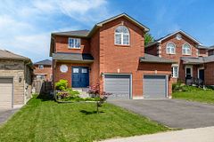 27 Michelle Drive, Barrie, ON L4N 5Y4