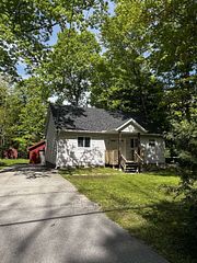 2135 Champlain Road, Tiny, ON L9M 0B1