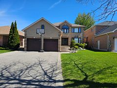 4 Chantal Street, Barrie, ON L4N 9S4