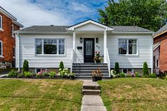 66 Fifth Street, Midland, ON L4R 3V3