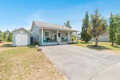 3 Awenda Avenue, Wasaga Beach, ON L9Z 1X7