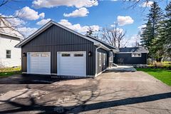 386 Peter Street N, Orillia, ON L3V 5A7