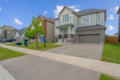 203 Roy Drive, Clearview, ON L0M 1S0