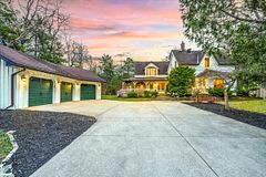 115 Doran Road, Springwater, ON L9X 1L5