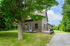 44 Balm Beach Road, Tiny, ON L9M 1R2