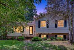 14 Pineway Court, Clearview, ON L0M 1N0