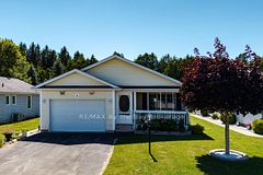 6 Illinois Crescent, Wasaga Beach, ON L9Z 3A8