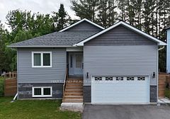 22 Berkely Street, Wasaga Beach, ON L9Z 2N6