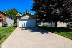 63 Glen Eton Road, Wasaga Beach, ON L9Z 1E7