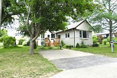 8 Claremont Crescent, Oro-Medonte, ON L3V 0P9