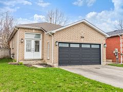 216 Mapleton Avenue, Barrie, ON L4N 8T3