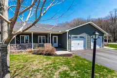 3 Chamberlain Crescent, Penetanguishene, ON L9M 0A5