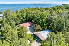 2554 Champlain Road, Tiny, ON L9M 0C3