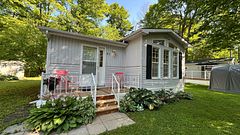 41 The Boardwalk, Wasaga Beach, ON L9Z 3A8