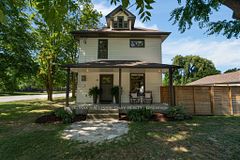 26 Edward Street W, Clearview, ON L0M 1G0