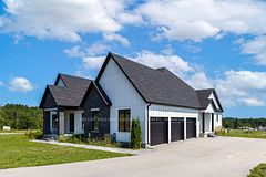 96 Waverley Heights, Tay, ON L0L 1P0