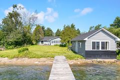 1467 Cunningham Crescent, Severn, ON L3V 6H3