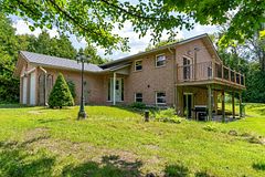 8081 Poplar Side Road, Clearview, ON L9Y 3Y9