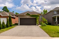 125 Sovereign's Gate Lower, Barrie, ON L4N 0Y9