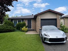 73 Hickling Trail, Barrie, ON L4M 5S7