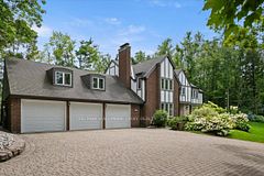 11 Park Trail, Springwater, ON L9X 0L3