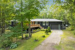 8 Joliet Crescent, Tiny, ON L9M 1R2