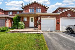 98 Cheltenham Road, Barrie, ON L4M 6S7