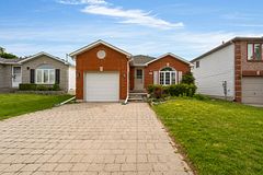 27 Finlay Road, Barrie, ON L4N 7T8