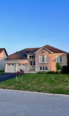 55 Regina Boulevard, Wasaga Beach, ON L9Z 1M8