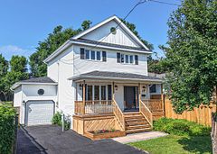 12 Clinton Street, Orillia, ON L3V 6A1