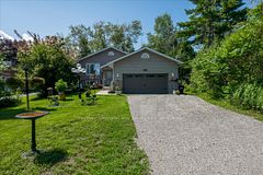110 Maskinonge Road, Tay, ON L0K 2A0