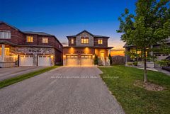 36 Lowry Court, Barrie, ON L4N 7N3