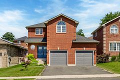 27 Michelle Drive, Barrie, ON L4N 5Y4