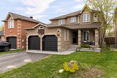102 Country Lane, Barrie, ON L4N 0N3